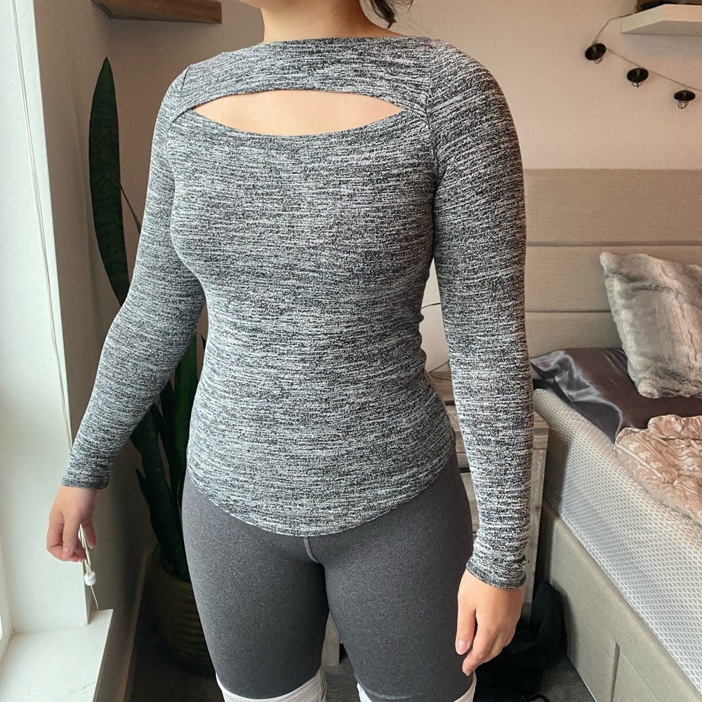 Aritzia Wilfred Free spacedye front chest cutout long sleeve Shirt